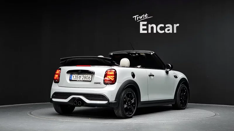MINI Cooper Convertible