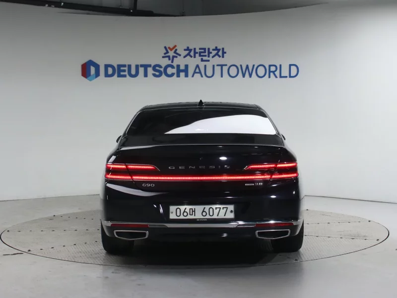 Genesis G90