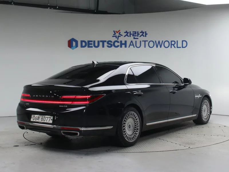 Genesis G90