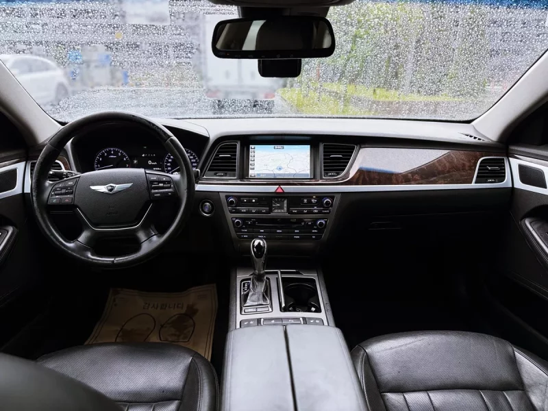 Hyundai Genesis