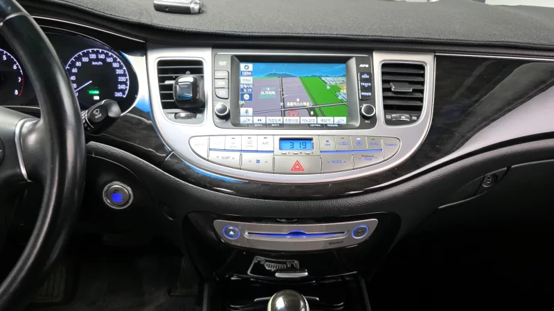 Hyundai Genesis
