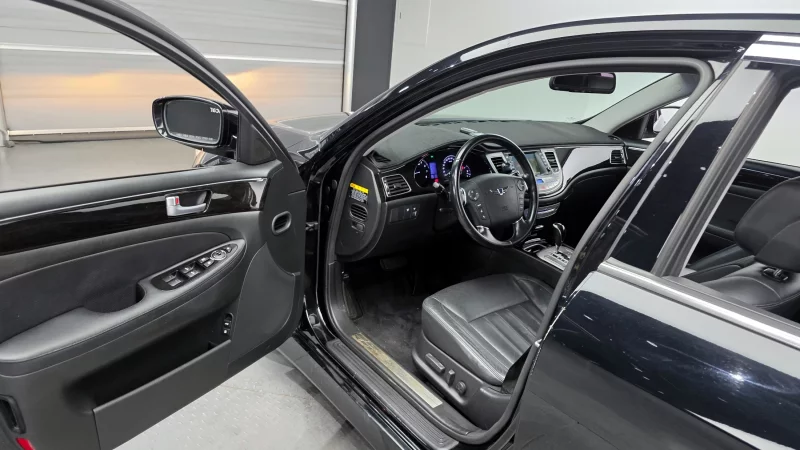 Hyundai Genesis