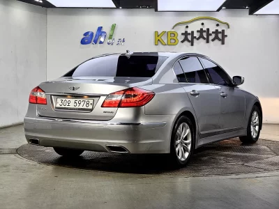 Hyundai Genesis