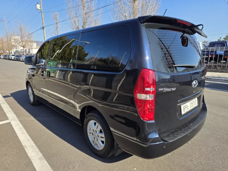 Hyundai Starex