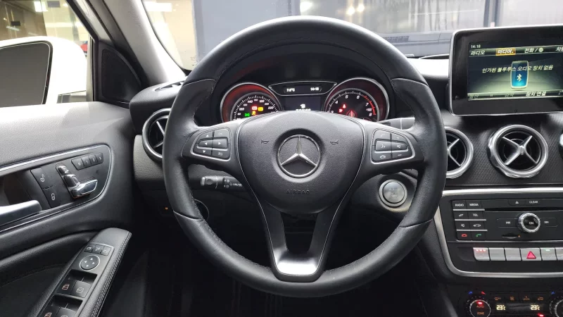 Mercedes-Benz GLA-Class