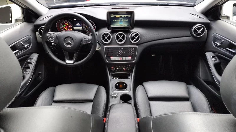 Mercedes-Benz GLA-Class