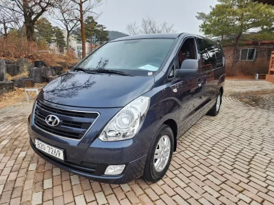 Hyundai Starex