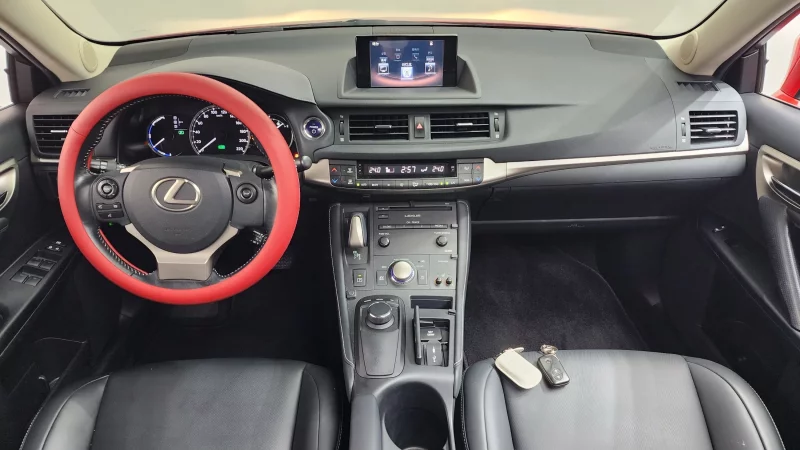 Lexus CT200h