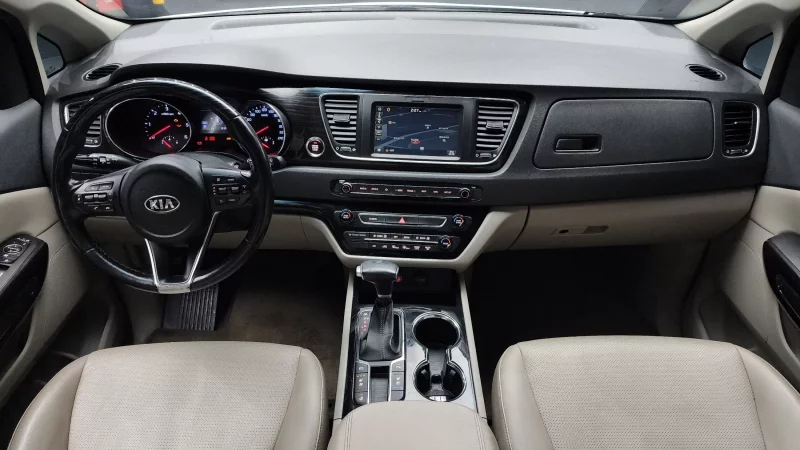 Kia Carnival
