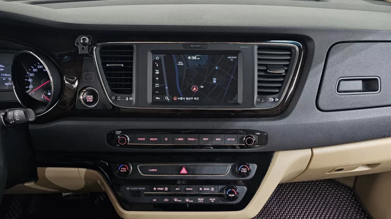 Kia Carnival