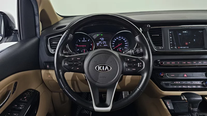 Kia Carnival