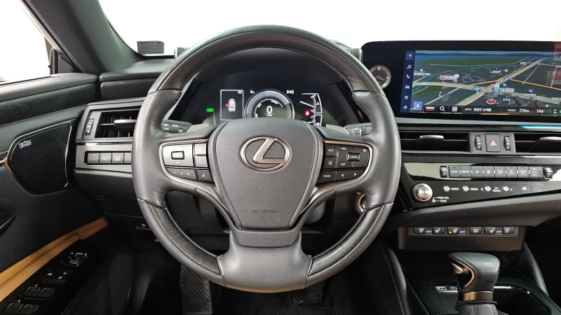 Lexus ES300h