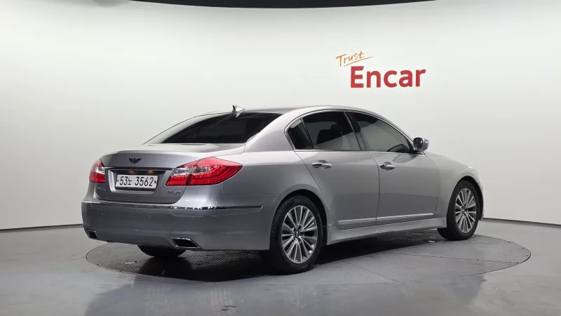 Hyundai Genesis