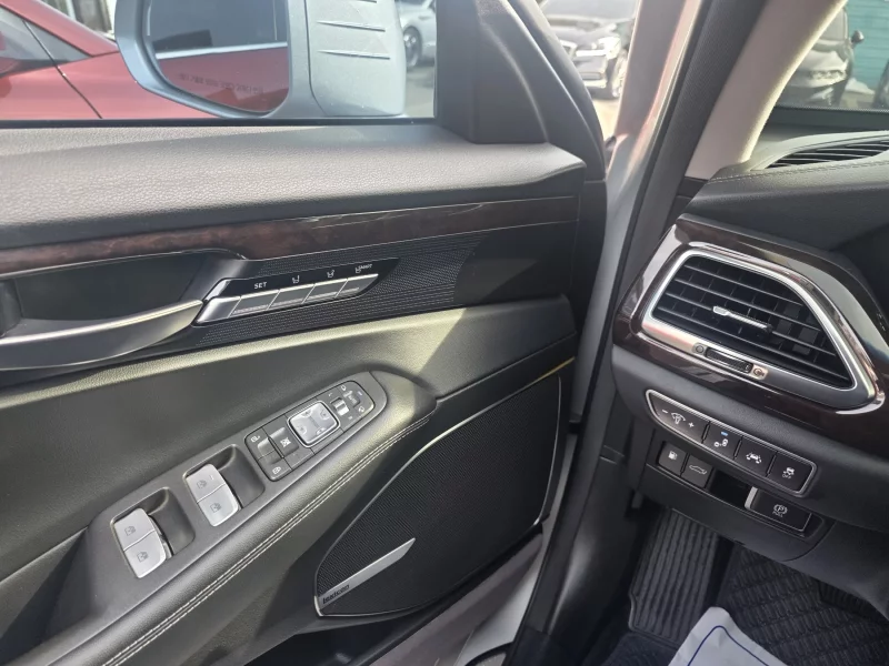 Genesis EQ900