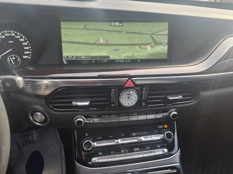 Genesis EQ900