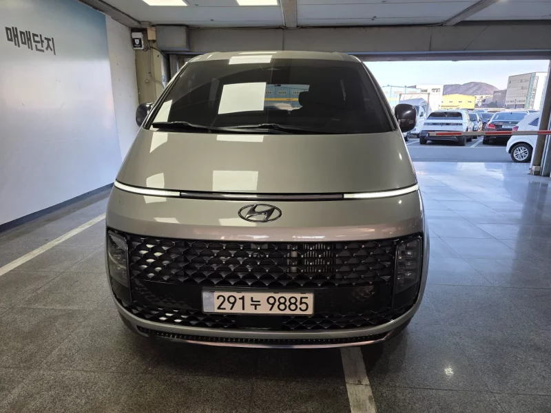 Hyundai Staria