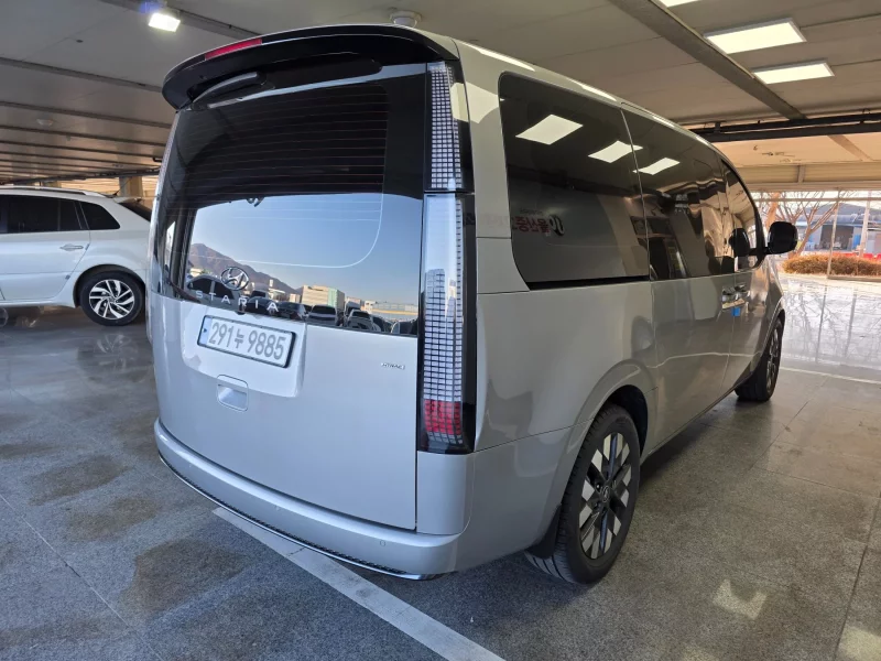 Hyundai Staria