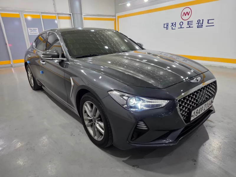 Genesis G70