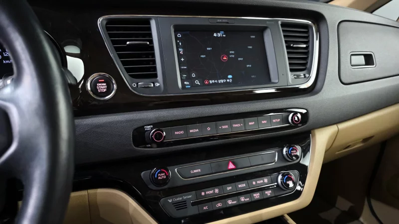 Kia Carnival