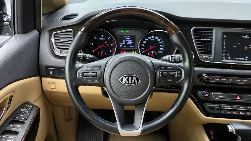 Kia Carnival