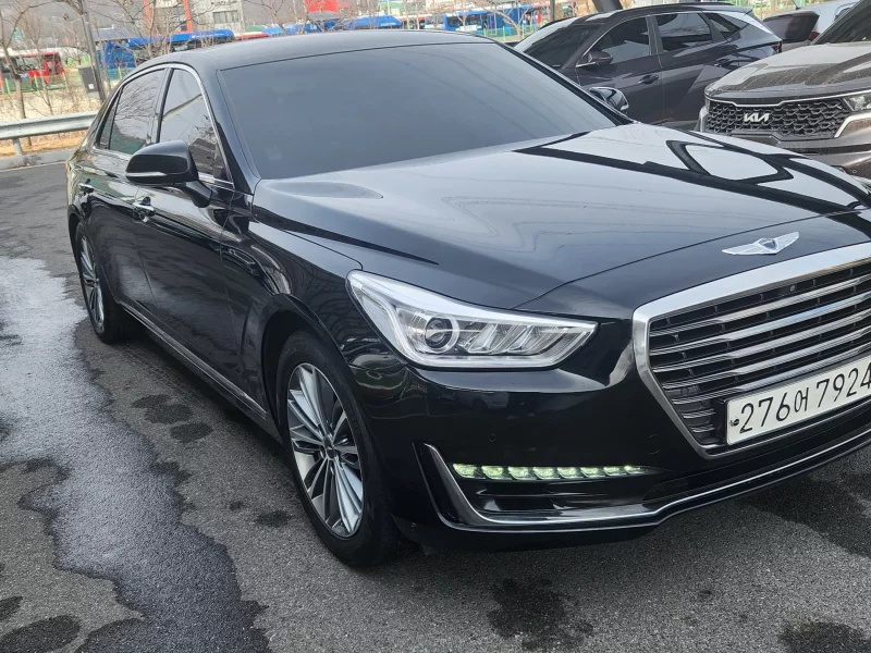 Genesis EQ900