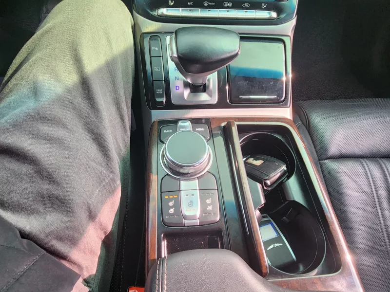 Genesis EQ900