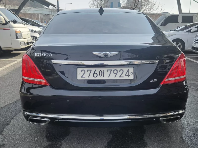Genesis EQ900