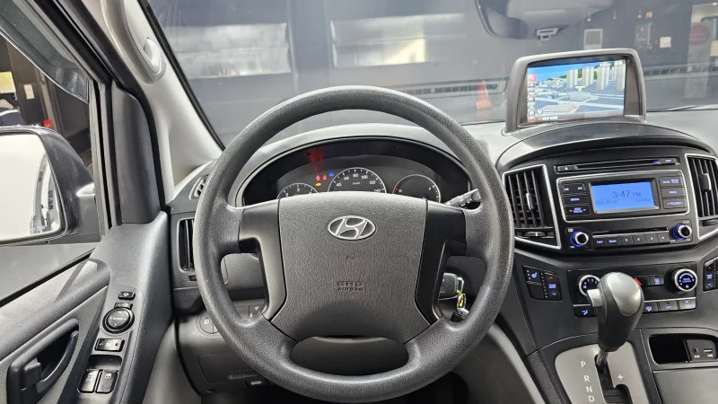 Hyundai Starex