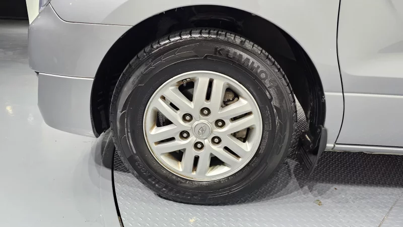 Hyundai Starex