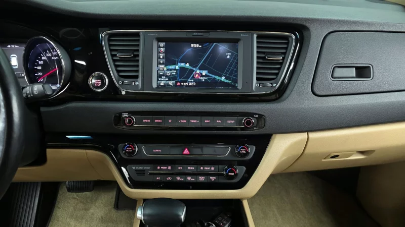Kia Carnival