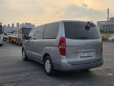 Hyundai Starex