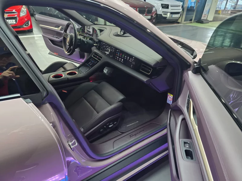 Porsche TAYCAN