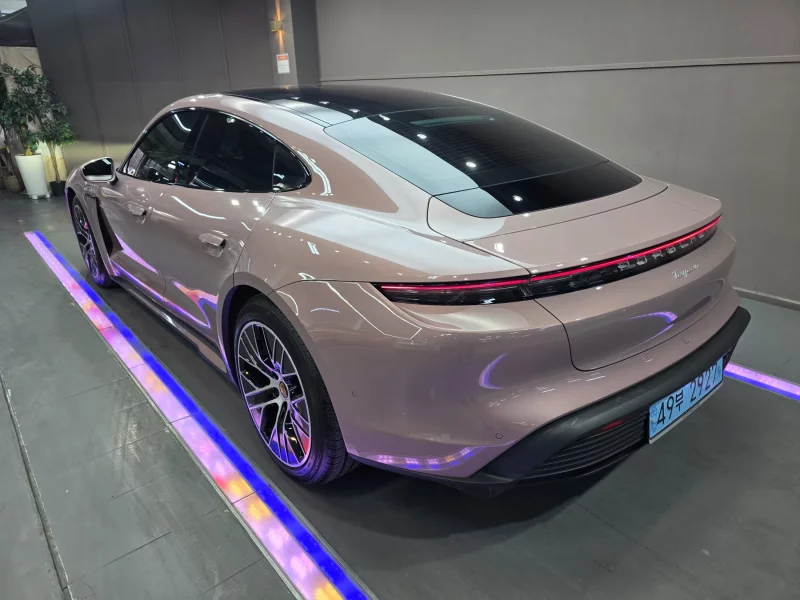 Porsche TAYCAN