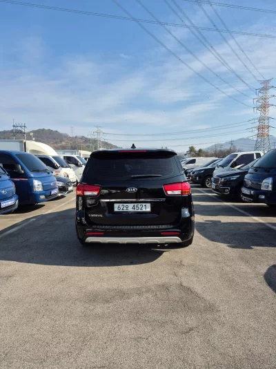 Kia Carnival