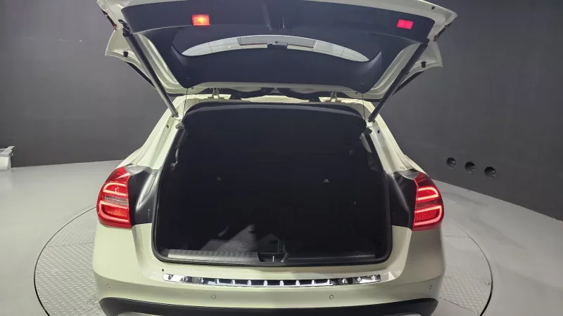 Mercedes-Benz GLA-Class