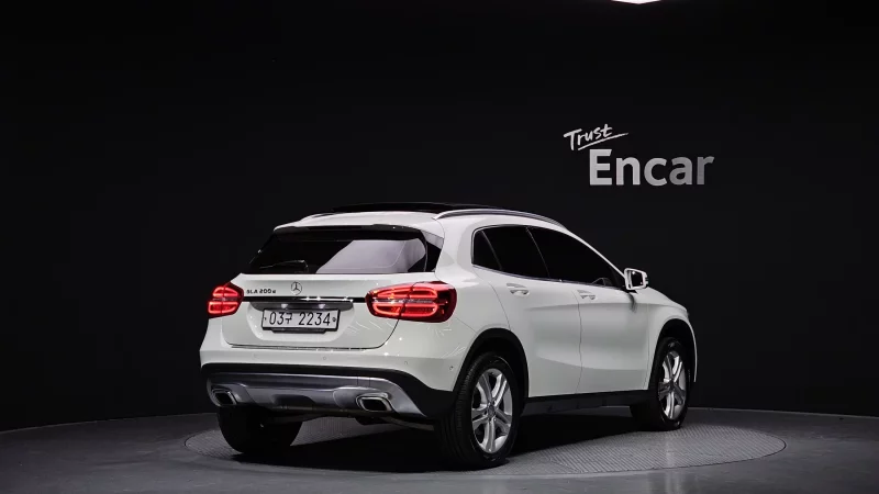 Mercedes-Benz GLA-Class