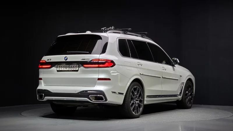 BMW X7
