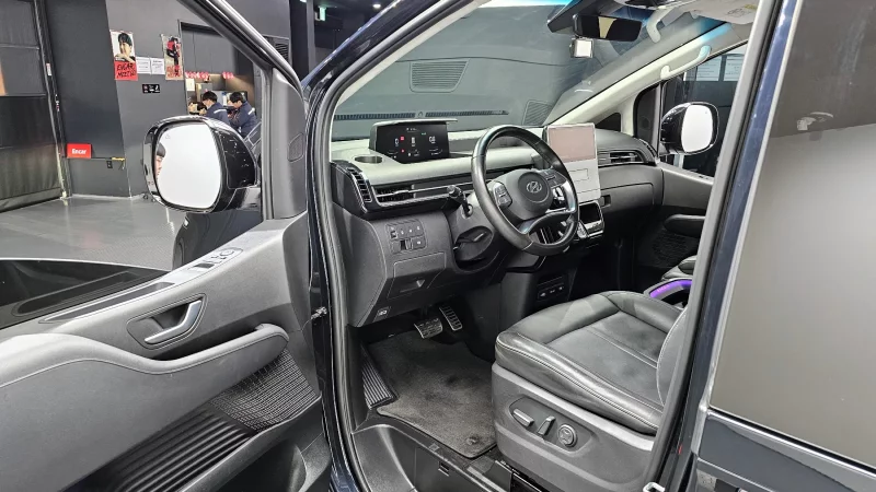 Hyundai Staria