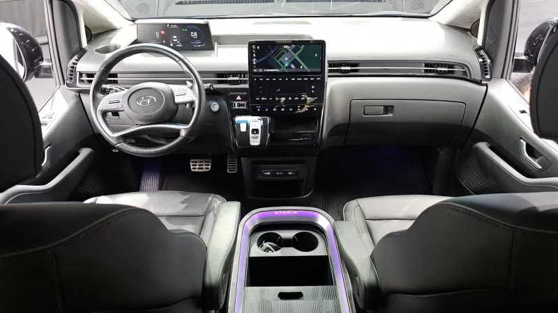 Hyundai Staria