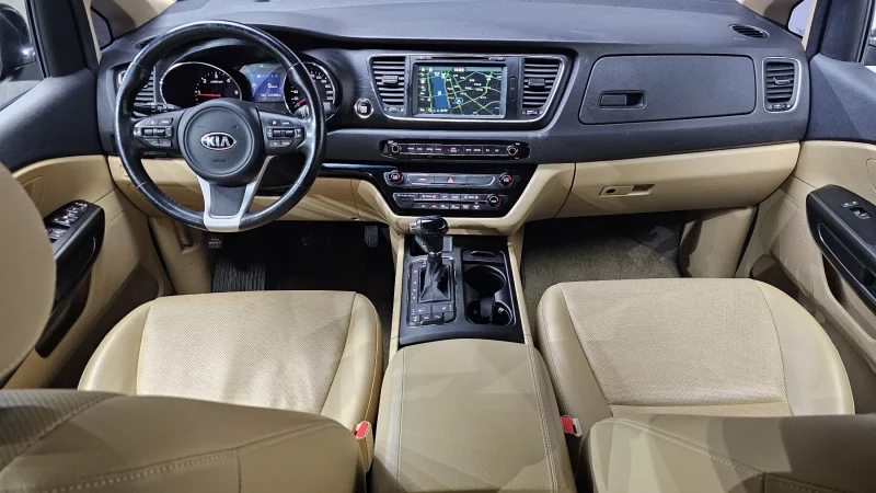 Kia Carnival
