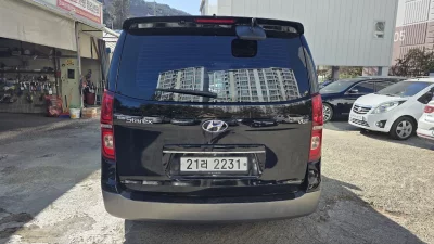 Hyundai Starex