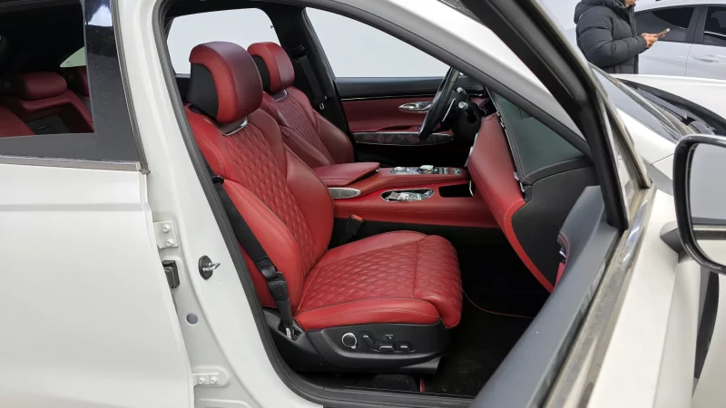 Genesis GV70