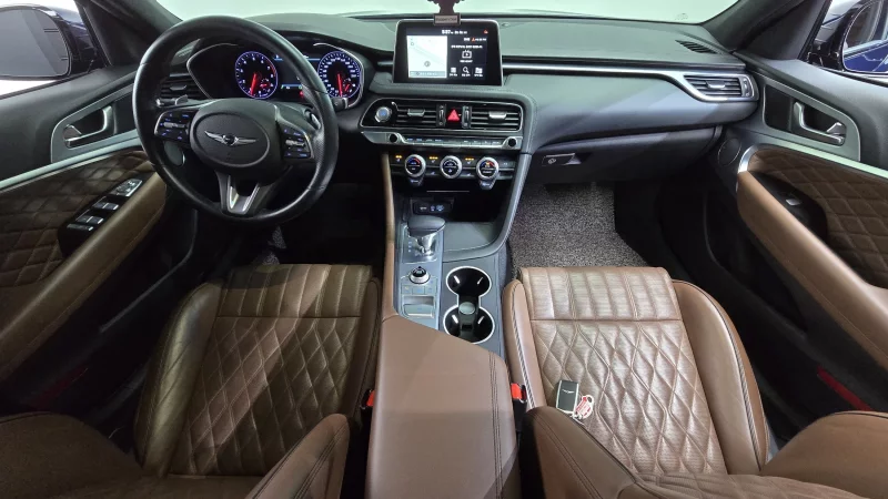 Genesis G70