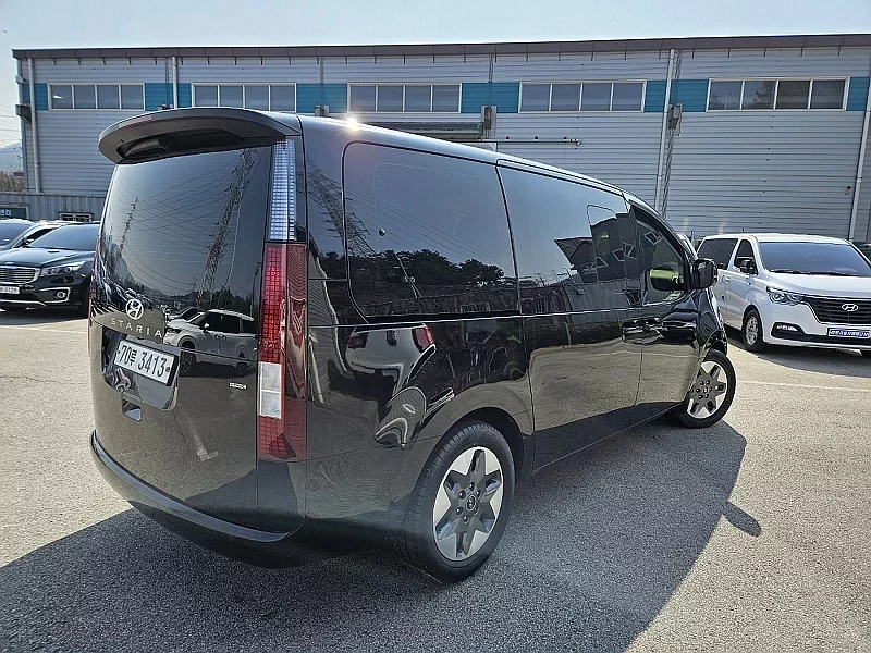 Hyundai Staria