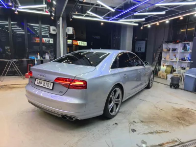 Audi S8