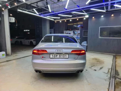 Audi S8