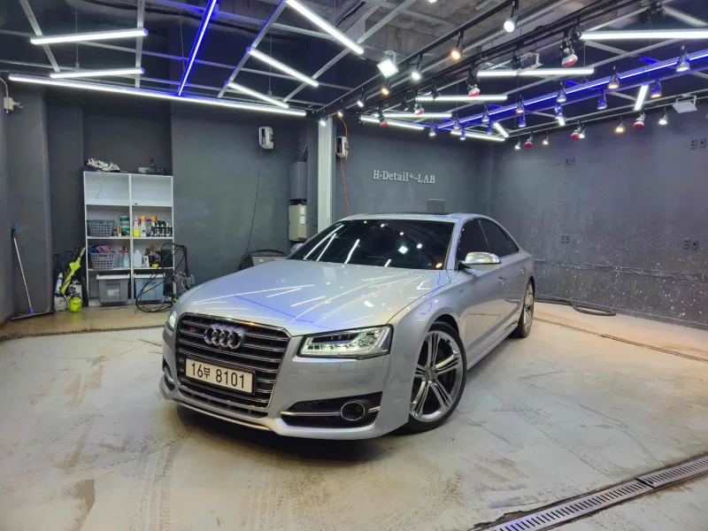 Audi S8