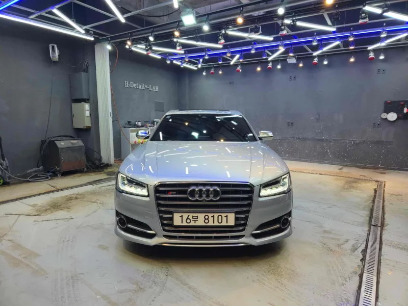 Audi S8