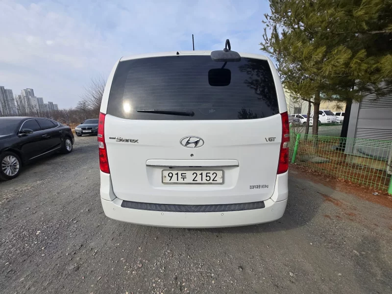 Hyundai Starex