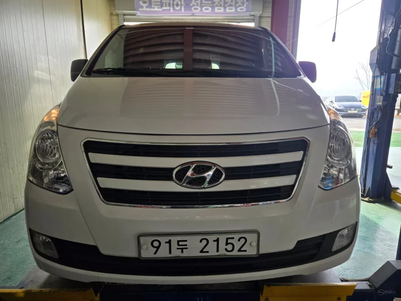 Hyundai Starex